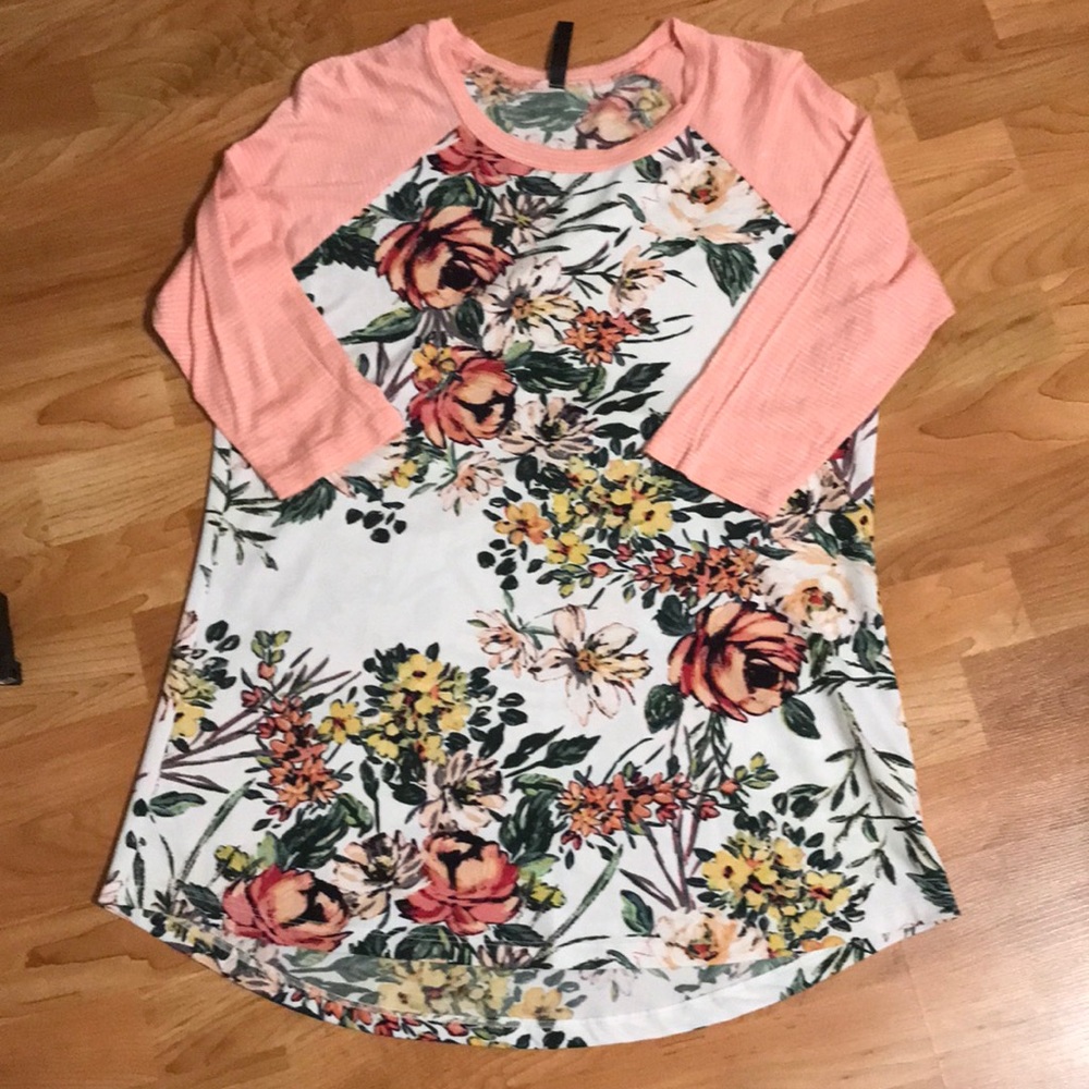 Piphany Floral Tee